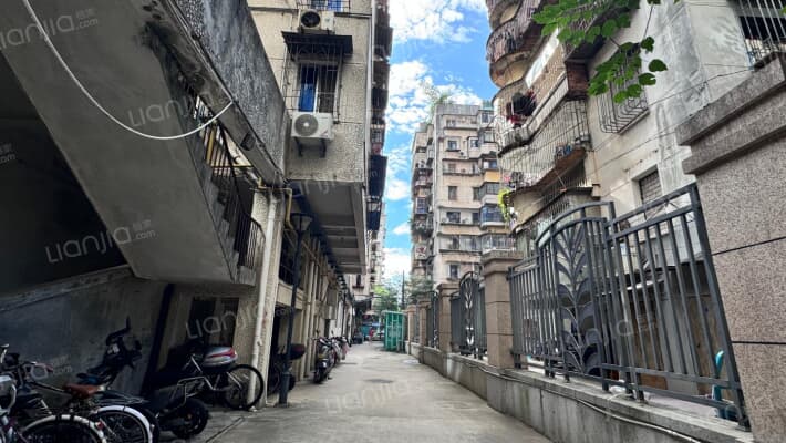 机床新村外景图