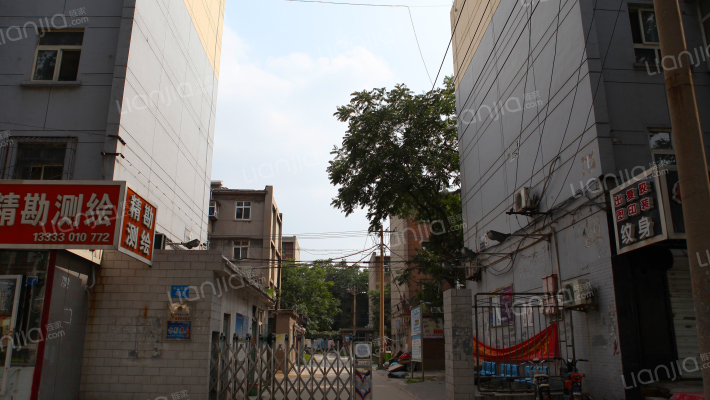 省测绘局宿舍外景图