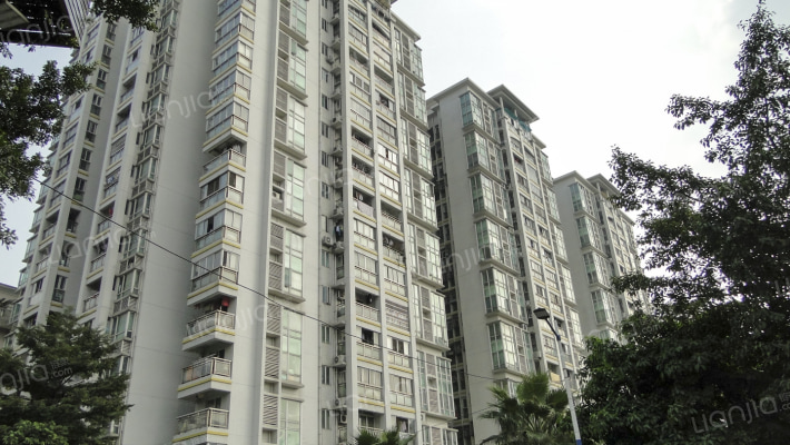 白天鹅花园外景图