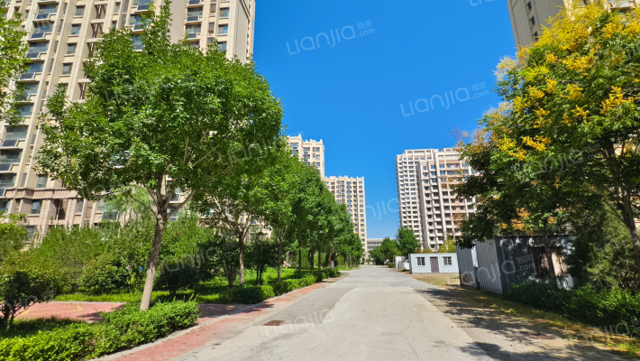 西彩石安置房东区外景图