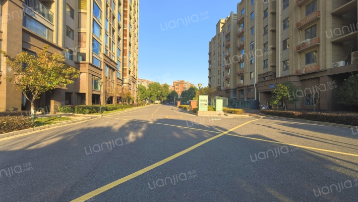 南方豪庭外景图