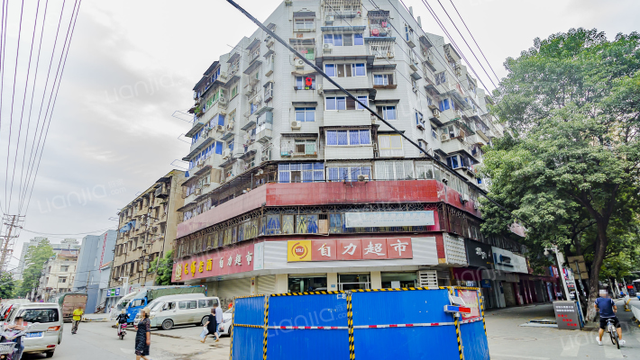 江花商住楼外景图