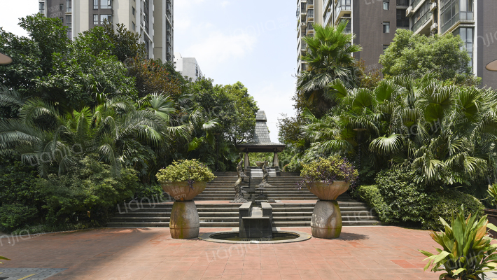 融科三万英尺外景图