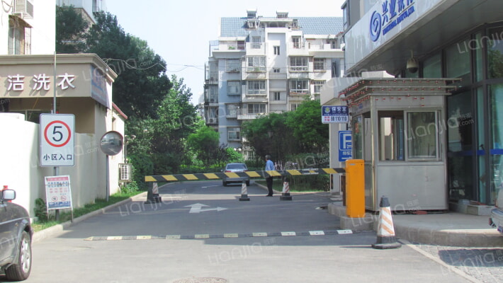 荣泽大厦外景图