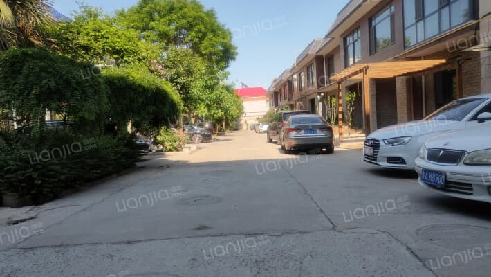 蓝馨苑小区外景图