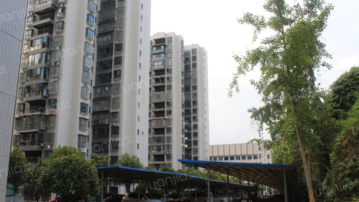 警苑公寓外景图