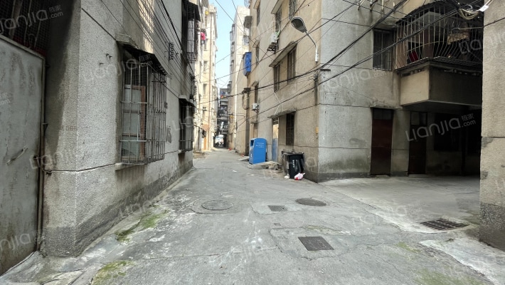 红卫一街外景图