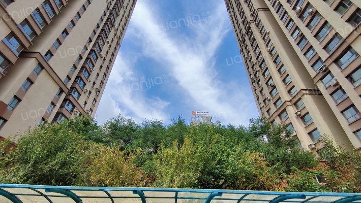 沈铁兴工家园外景图