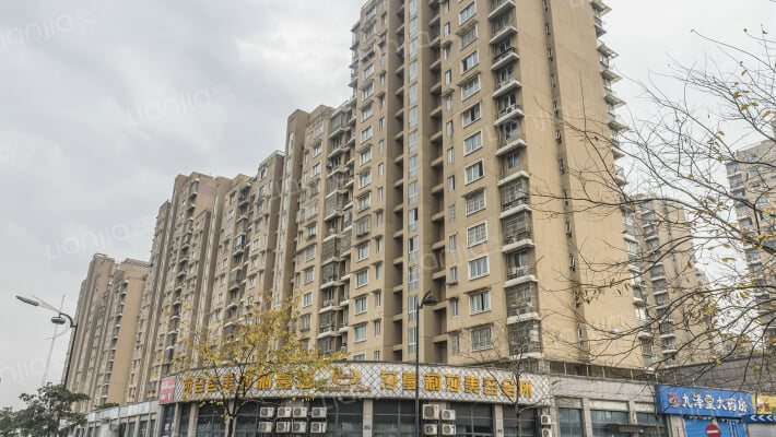 北景园枫丹苑外景图