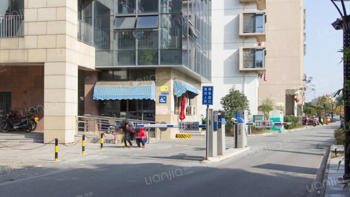 嘉怡生活广场外景图