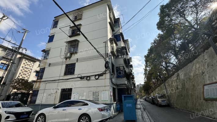 刚玉街13号外景图