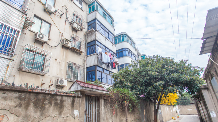 物资局宿舍外景图