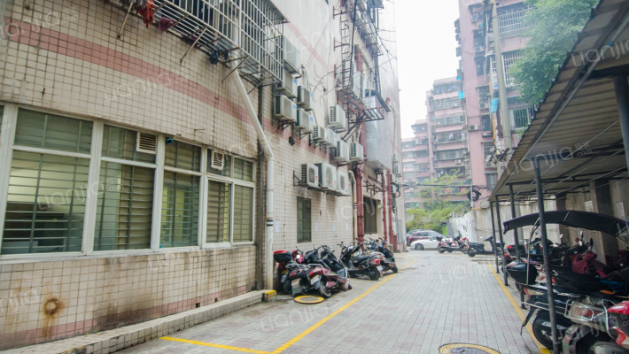 中国建设银行省分行宿舍外景图