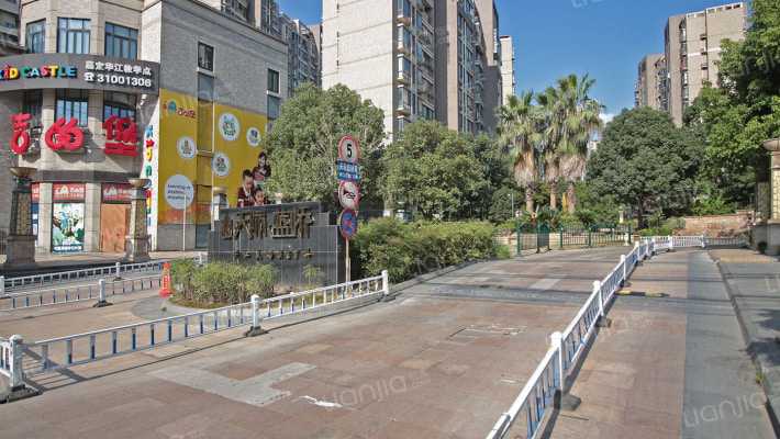 天际蓝桥外景图