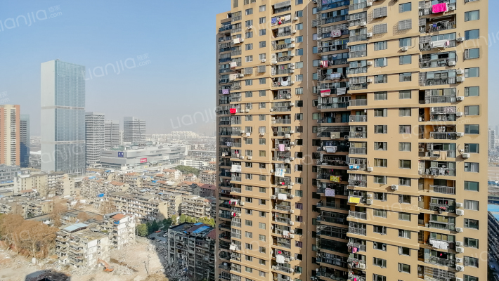 辛鑫绣城外景图