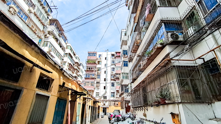 中实小区外景图