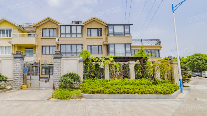 上冯新村外景图