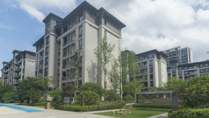 市政公用城外景图