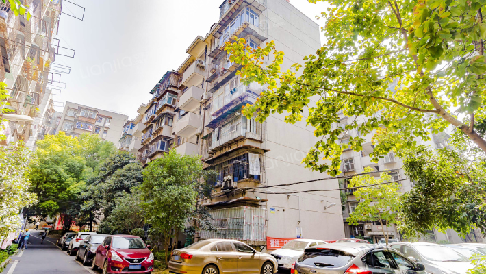 鸿华花园小区外景图