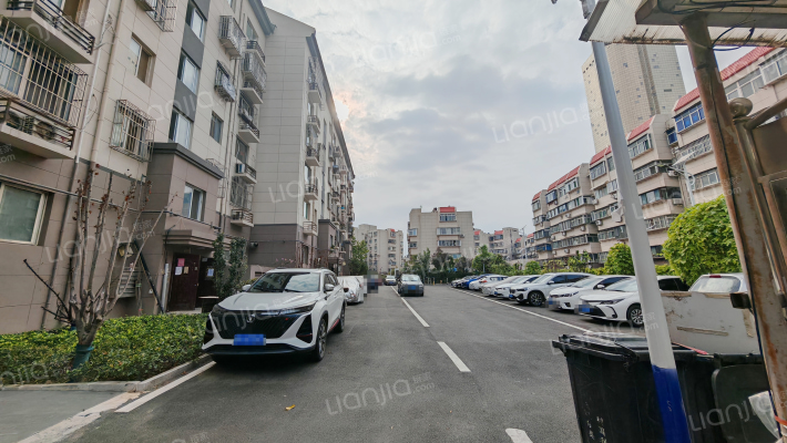 东舍坊西居外景图