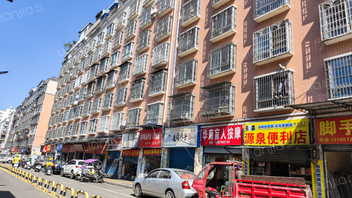 香江花园三期兴河居外景图