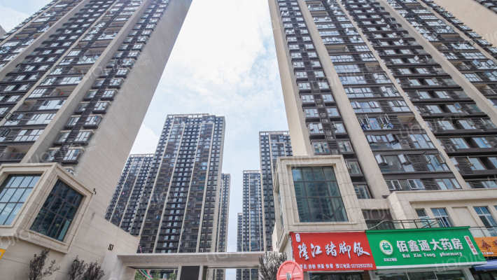 鸿海万科天空之城南区外景图