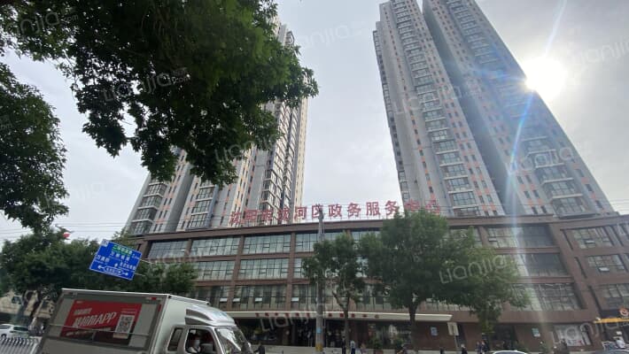 公园雅筑外景图