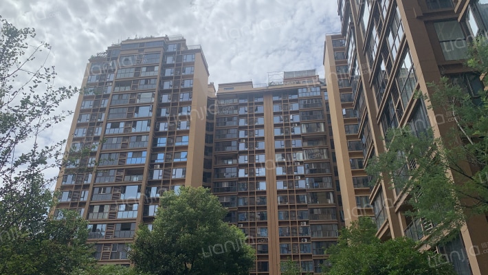 温哥华牡丹花园小区外景图