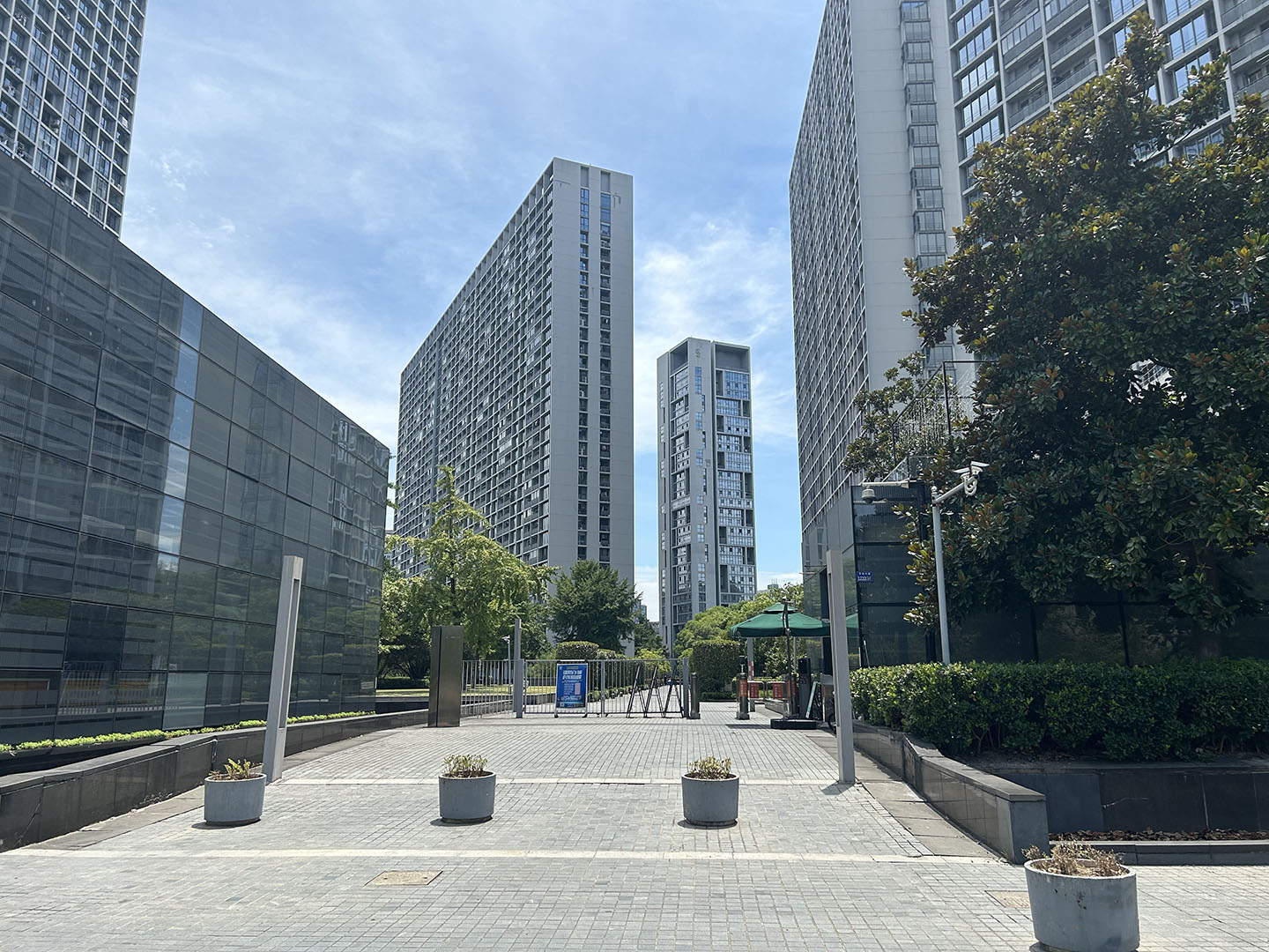 Beyond City compound photo 25