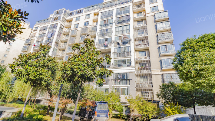 南山华庭外景图