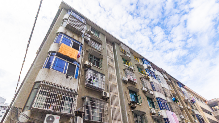 黄泥湾小学宿舍外景图