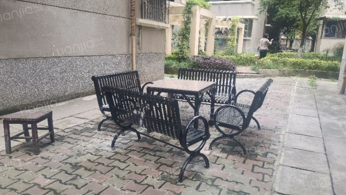 电子十所宿舍外景图