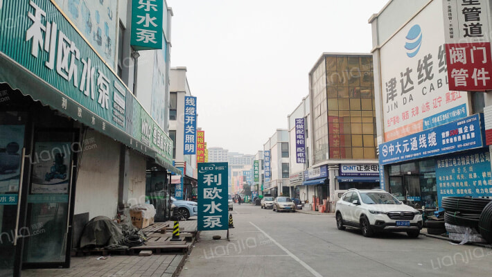 西安华南城外景图