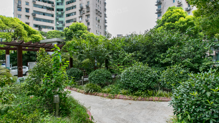 凌高小区外景图