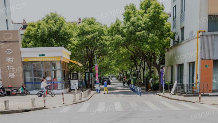 云树仁居外景图