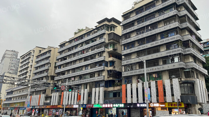 石坪桥正街外景图