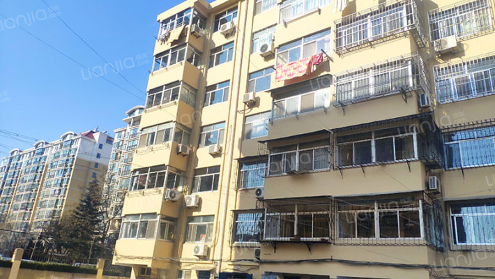 南苑街自来水家属楼外景图