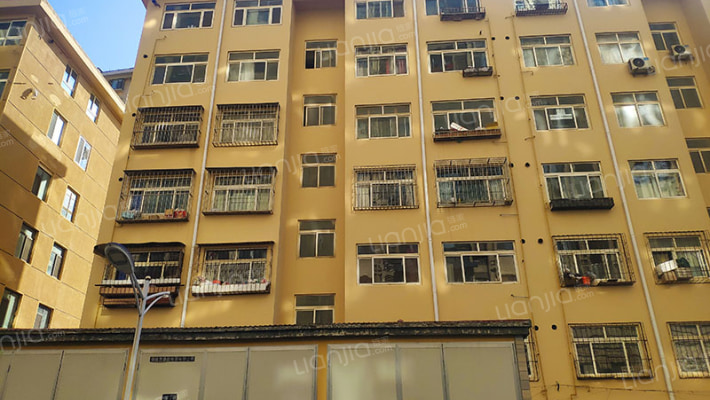 房管局家属楼外景图