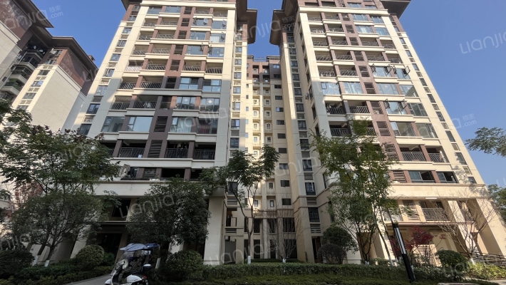 融创悠澜山外景图