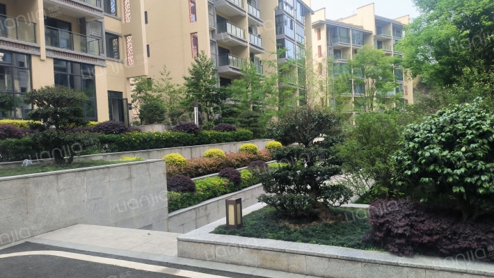 三嘉御山外景图