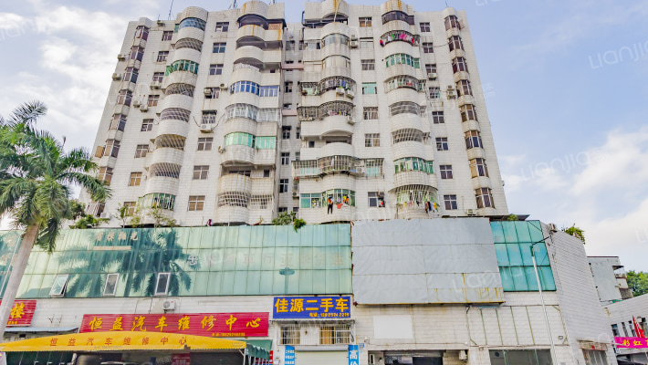 彩虹商城小区外景图