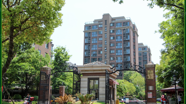 九龙仓繁华里外景图