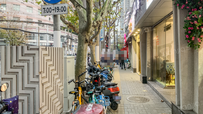 新闸路1388号外景图