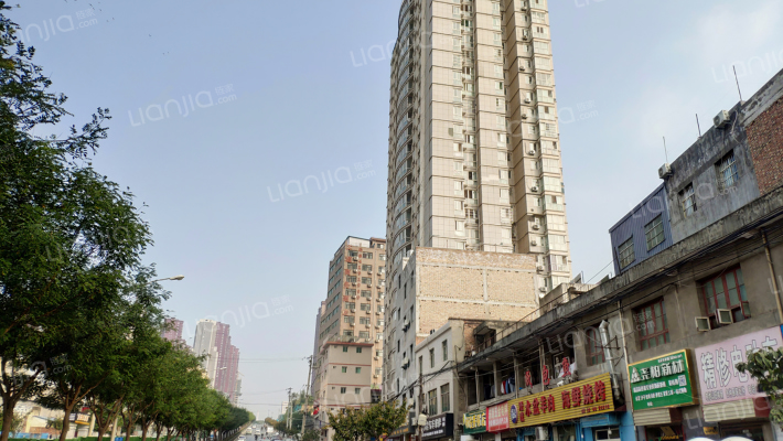 长安房产小区外景图