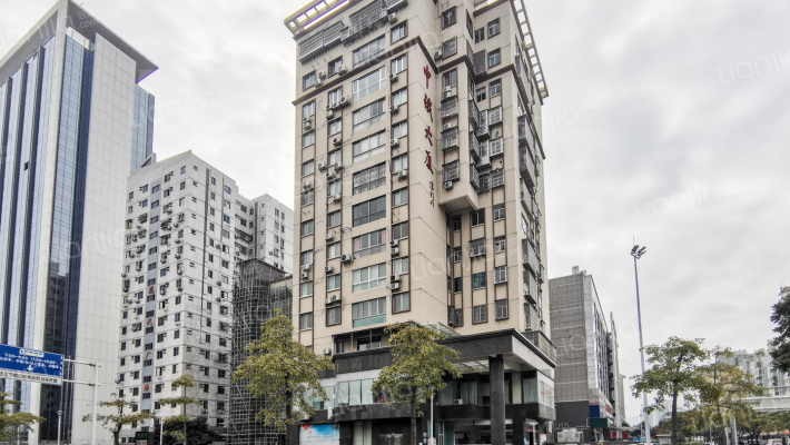 中铁大厦外景图