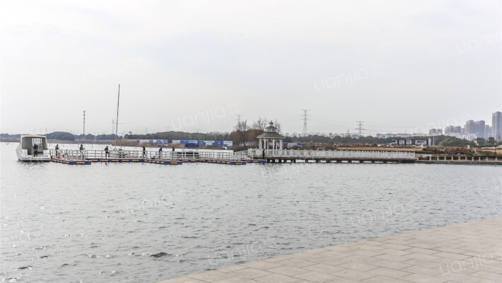 一湾湖墅赏湖阁外景图