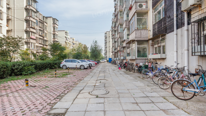 黄辛庄东里外景图