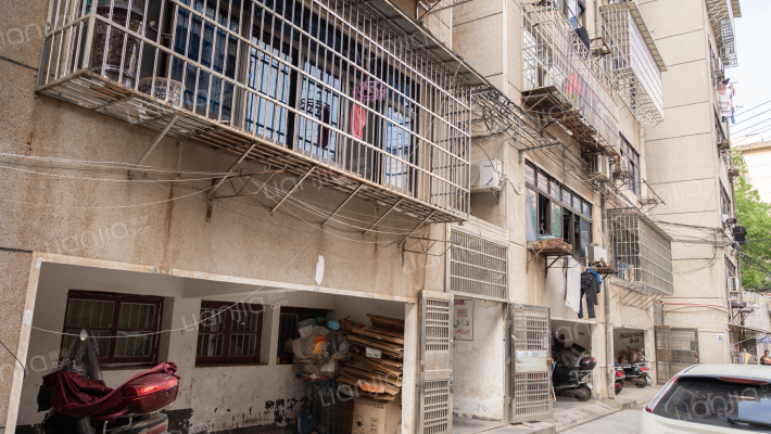 杨家山法院宿舍楼外景图