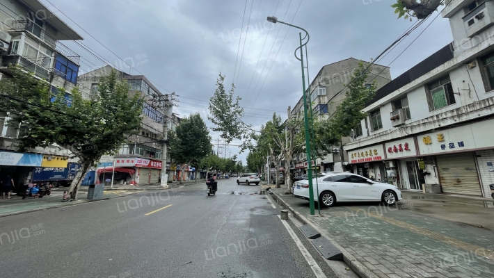 月亮湾路外景图