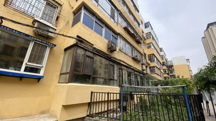 宝石小区外景图